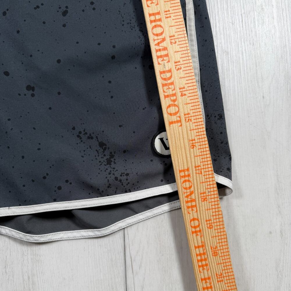 Vuori Cruise Board Shorts Men 34 Gray Blue Dots Inseam 7" Unlined Swim Trunks - Picture 7 of 8